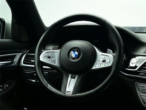 Used 2022 BMW 740i xDrive 740i xDrive w/ M Sport Package image 9