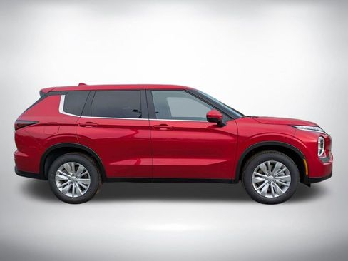 New 2026 Mitsubishi Outlander ES AWD/4WD image 3