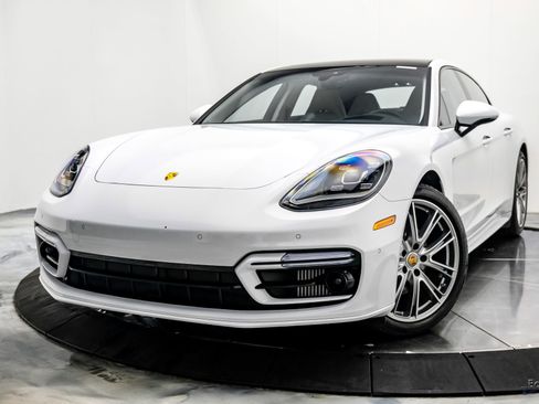 Used 2023 Porsche Panamera 4 Platinum Edition AWD/4WD image 5