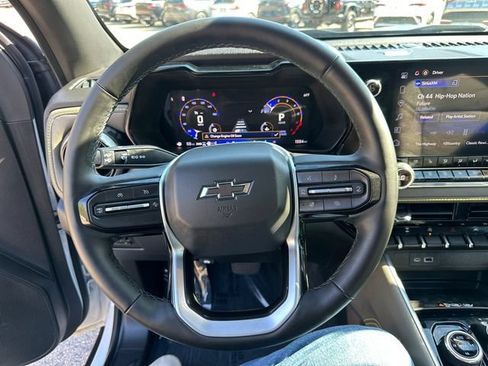 Used 2025 Chevrolet Colorado ZR2 w/ Technology Package AWD/4WD image 38