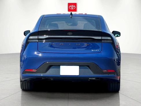 New 2026 Toyota Prius Plug-In Hybrid FWD image 4