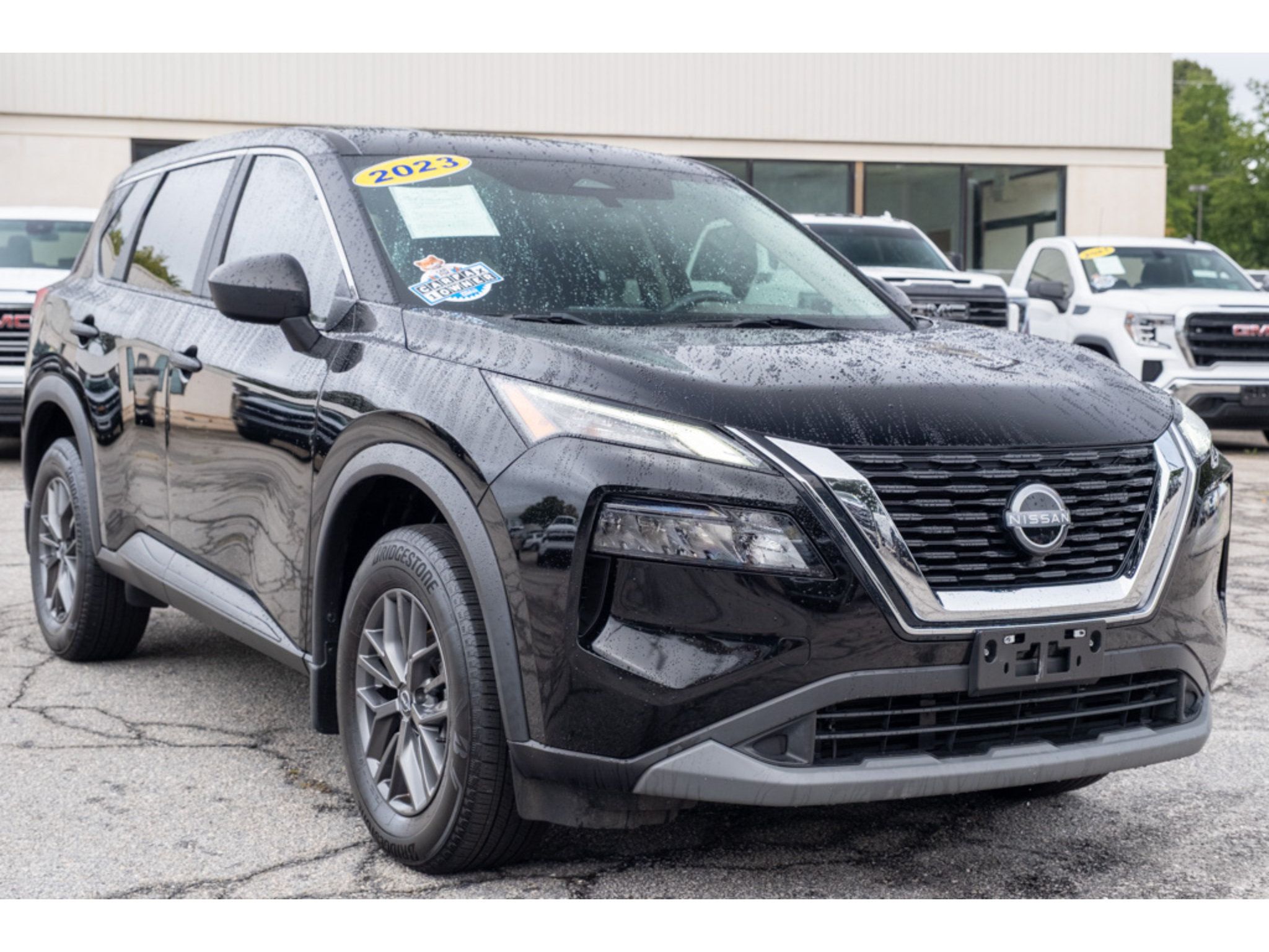 Used 2023 Nissan Rogue S FWD image 32