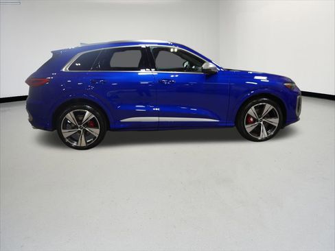 New 2026 Audi SQ5 Premium Plus image 6