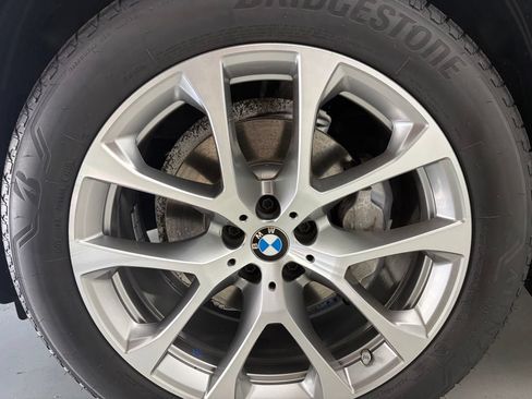 Used 2023 BMW X5 xDrive40i w/ Premium Package AWD/4WD image 19