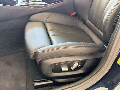 Used 2019 BMW 530e xDrive AWD/4WD image 14