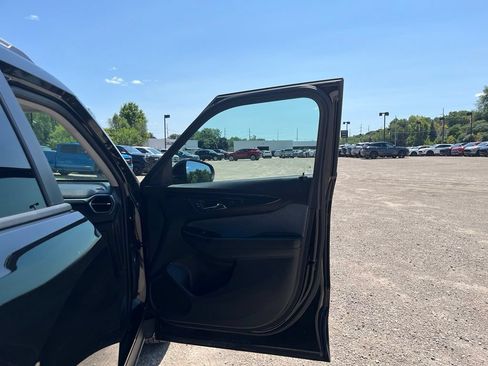 Used 2025 Chevrolet TrailBlazer LT FWD image 33