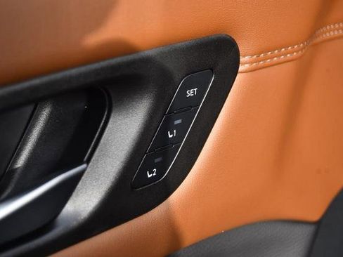 New 2025 Nissan Pathfinder Platinum image 10