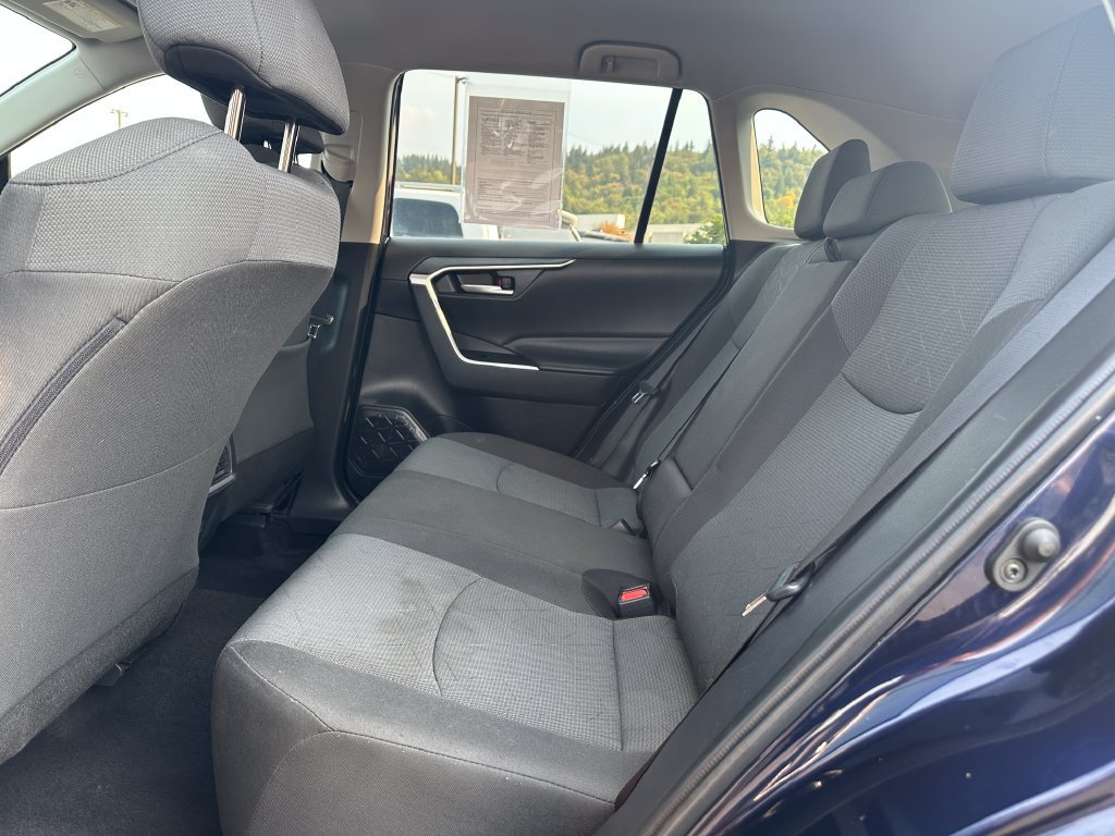 Used 2025 Toyota RAV4 XLE AWD/4WD image 14