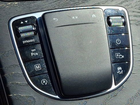 Used 2022 Mercedes-Benz GLC 300 4MATIC image 24