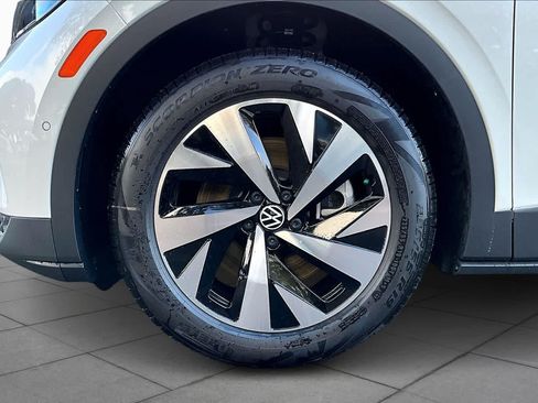New 2026 Volkswagen ID.4 Pro RWD image 11