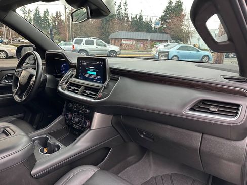 Used 2023 Chevrolet Suburban Z71 w/ Z71 Off-Road Package AWD/4WD image 19