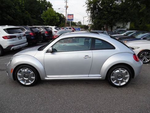 Used 2012 Volkswagen Beetle 2.5 FWD image 2