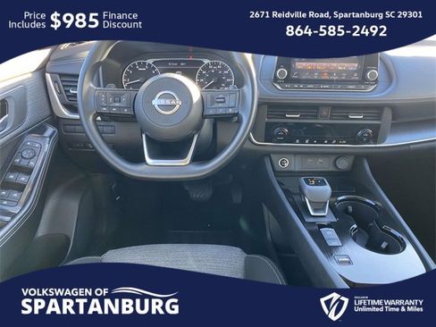 Used 2023 Nissan Rogue SV image 9