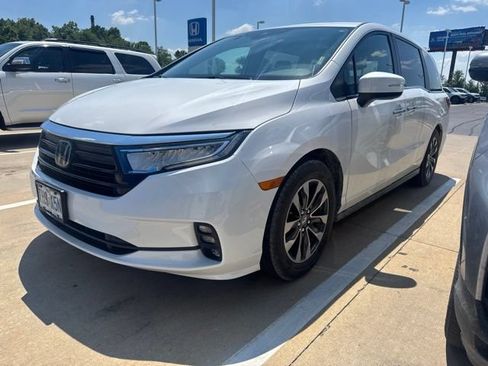 Used 2024 Honda Odyssey EX-L image 2