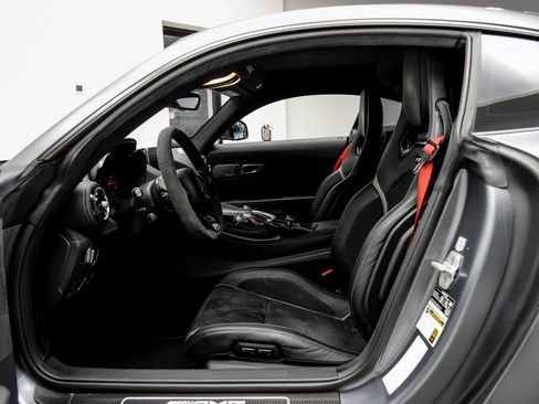 Used 2018 Mercedes-Benz AMG GT R image 8