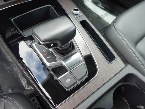 Used 2023 Audi Q5 2.0T Premium Plus w/ Premium Plus Package AWD/4WD image 18