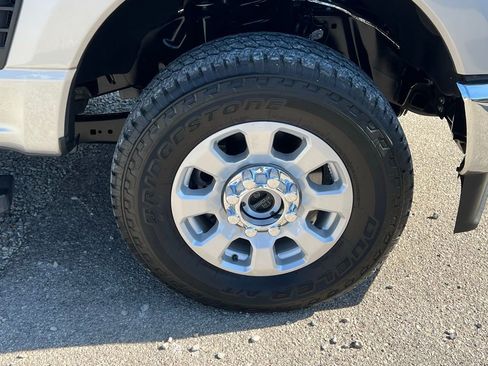Used 2024 Ford F250 XLT w/ FX4 Off-Road Package image 10