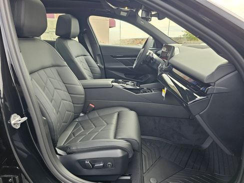 New 2026 BMW 530i xDrive w/ Executive Package image 15