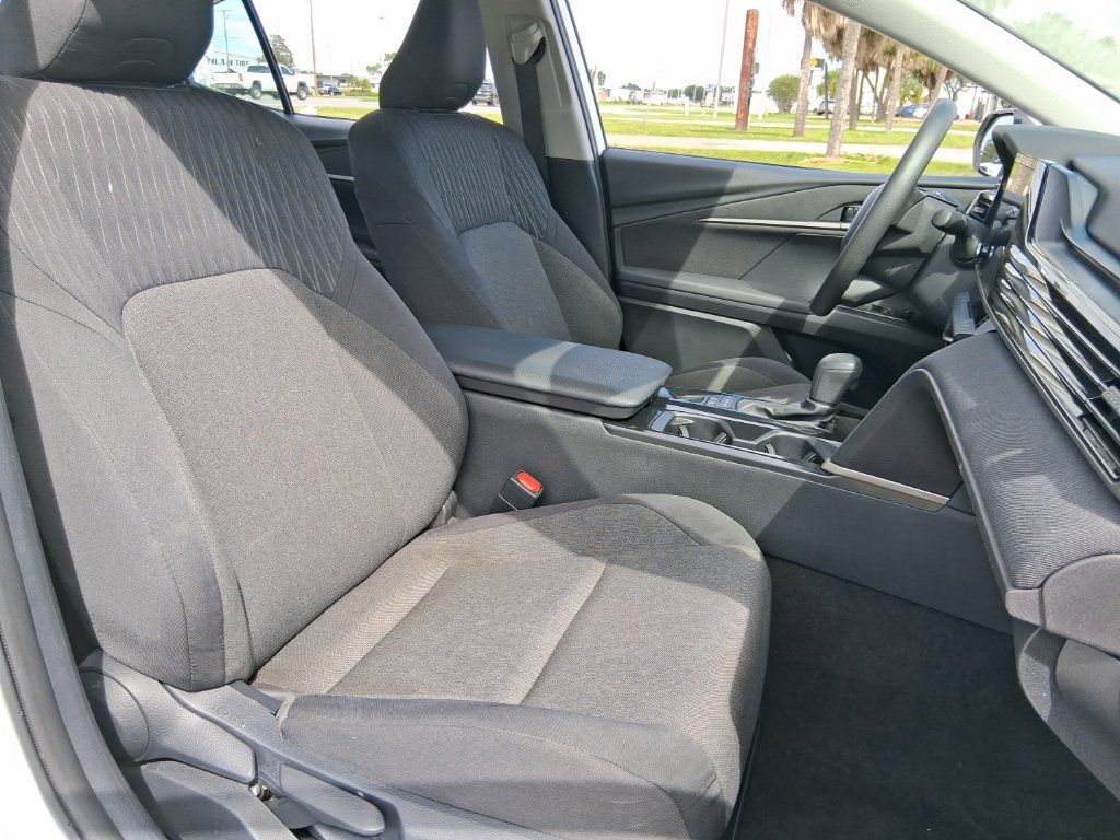 Used 2025 Toyota Camry LE FWD image 16
