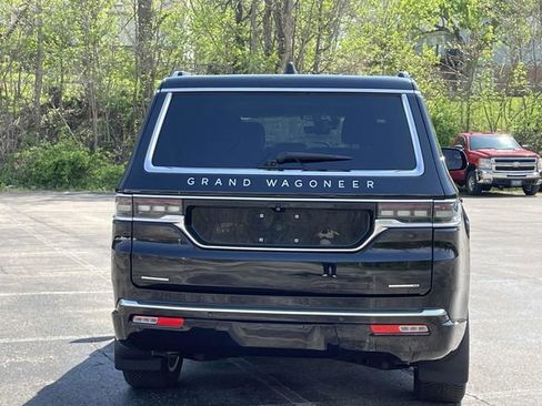 Used 2022 Jeep Grand Wagoneer Series II AWD/4WD image 4