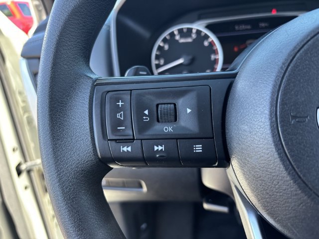 Used 2024 Nissan Rogue S FWD image 28