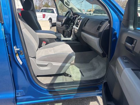 Used 2010 Toyota Tundra 4x4 Double Cab image 23