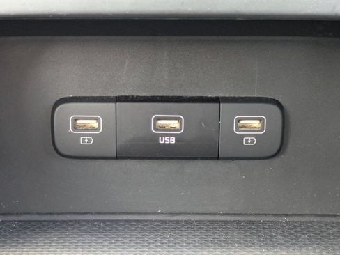 Certified 2024 Kia Carnival LX FWD image 29