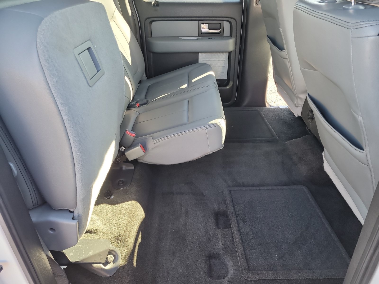 Used 2014 Ford F150 XLT w/ Equipment Group 302A Luxury AWD/4WD image 18