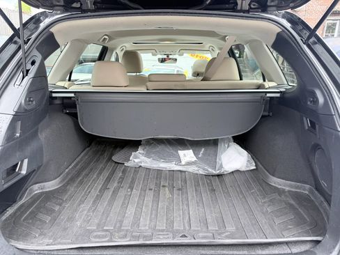 Used 2019 Subaru Outback 2.5i Limited AWD/4WD image 17