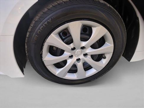 Used 2022 Toyota Corolla LE FWD image 22