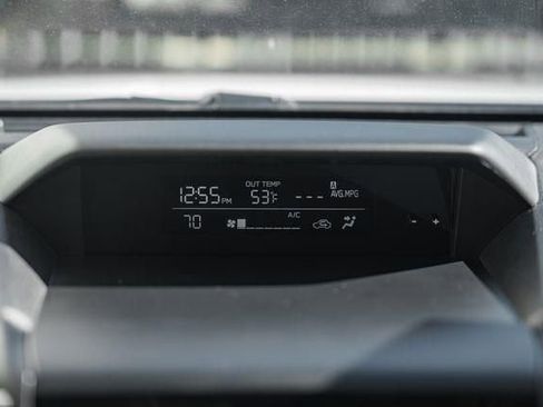 Used 2023 Subaru Crosstrek 2.0i Premium image 19