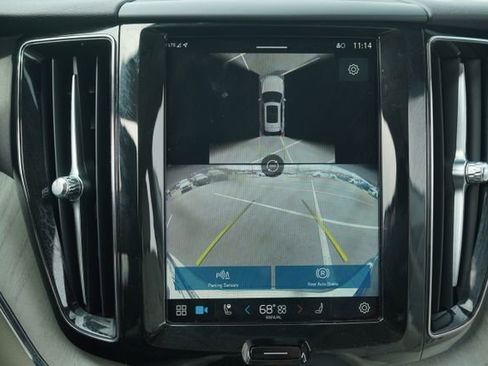 Used 2024 Volvo XC60 B5 Plus w/ Protection Package Premier image 28