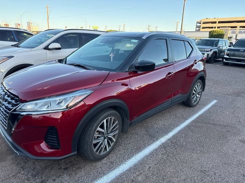 Used 2024 Nissan Kicks SV FWD image 1