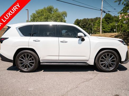 Used 2023 Lexus LX 600 4WD w/ Accessory Package (Z1) image 9