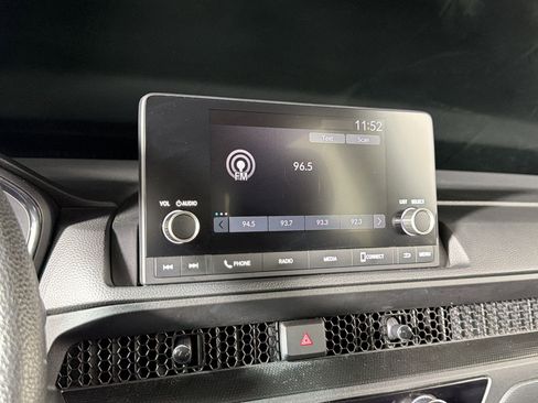 Used 2025 Honda CR-V LX image 23