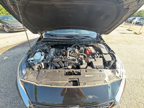 Used 2025 Nissan Altima 2.5 SV FWD image 32