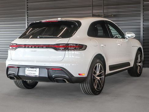 Certified 2026 Porsche Macan AWD/4WD image 10