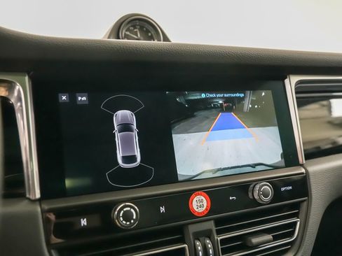 New 2026 Porsche Macan image 31