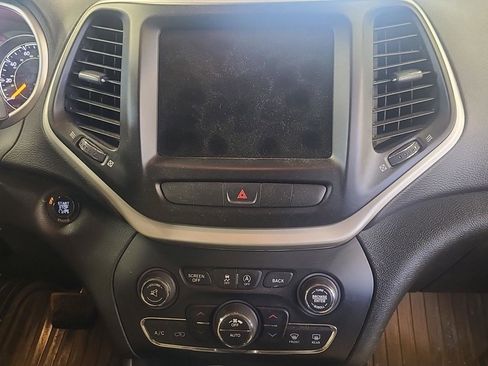 Used 2015 Jeep Cherokee Limited w/ Trailer Tow Group image 16