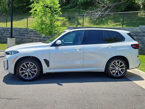 Used 2026 BMW X5 xDrive40i w/ M Sport Package AWD/4WD image 6