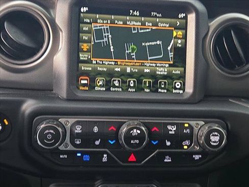 Used 2023 Jeep Wrangler Unlimited w/ Sun & Screen Package AWD/4WD image 14