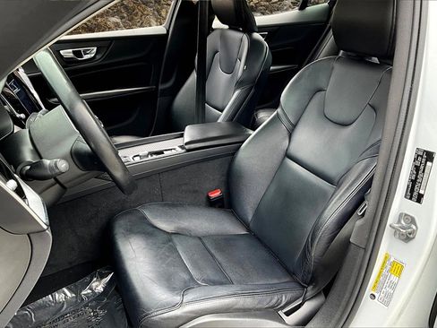 Used 2020 Volvo S60 T6 Momentum image 22