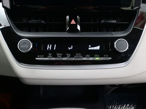 Used 2024 Toyota Corolla LE image 18