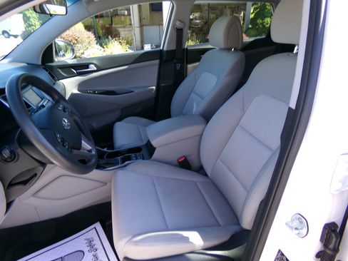 Used 2017 Hyundai Tucson SE image 11