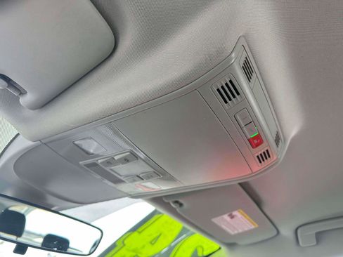 Used 2024 Volkswagen Taos S image 31