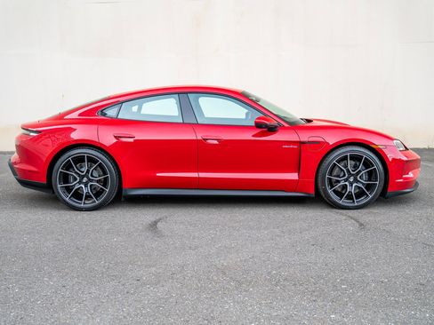 New 2025 Porsche Taycan image 8