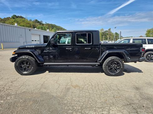 Used 2021 Jeep Gladiator Willys image 7