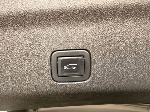 Used 2021 Chevrolet Tahoe Premier AWD/4WD image 13