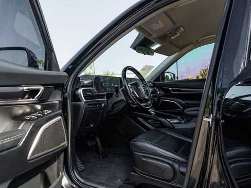 Used 2024 Kia Telluride LX FWD image 17