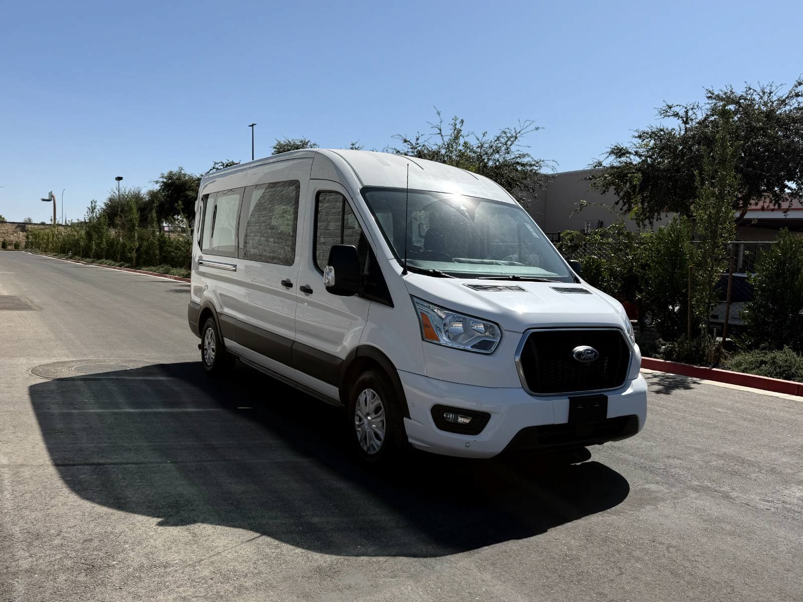 Used 2021 Ford Transit 350 XLT RWD image 3